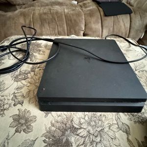 PlayStation 4 got a ps5 so I need some money for a headset and other accessories